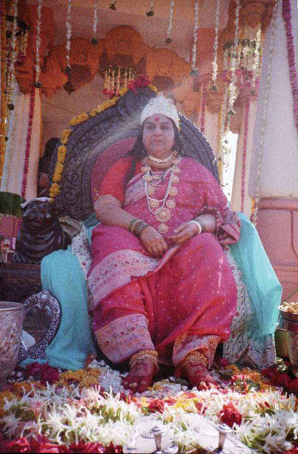 Makar Sankranti Puja, Kalwe India, 14 January 1990 (Colin Heinson, photographer)